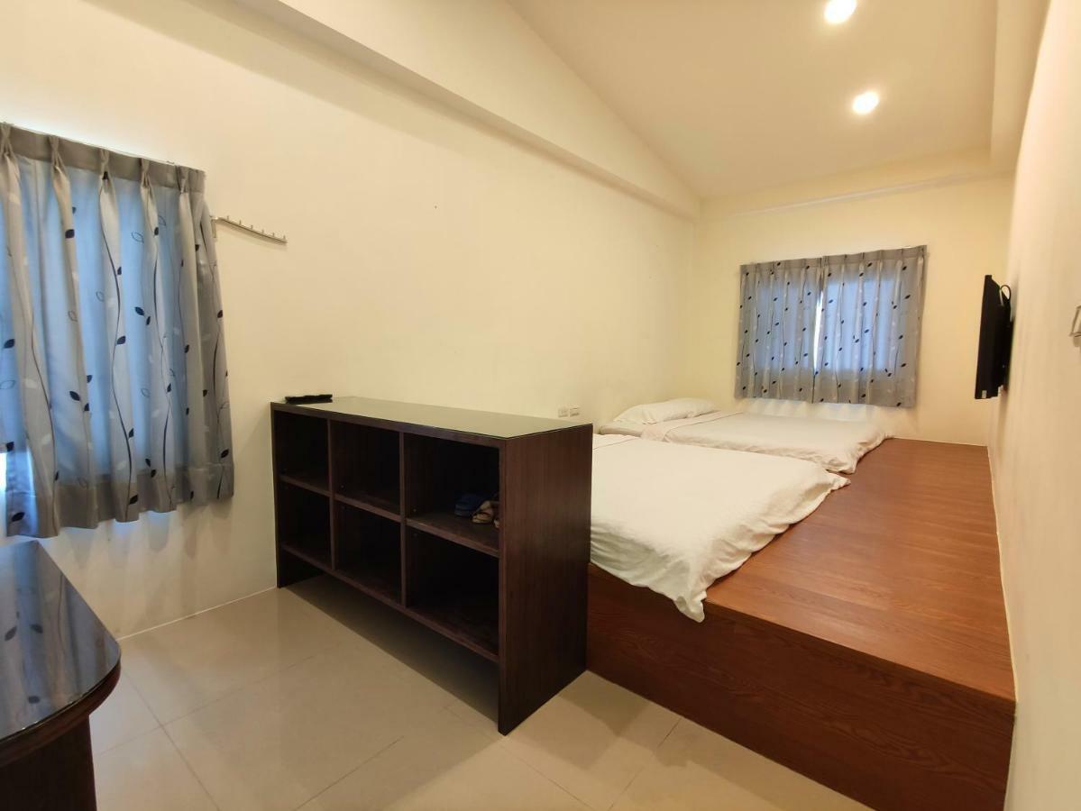 Feng Homestay Zhongpu Exteriör bild